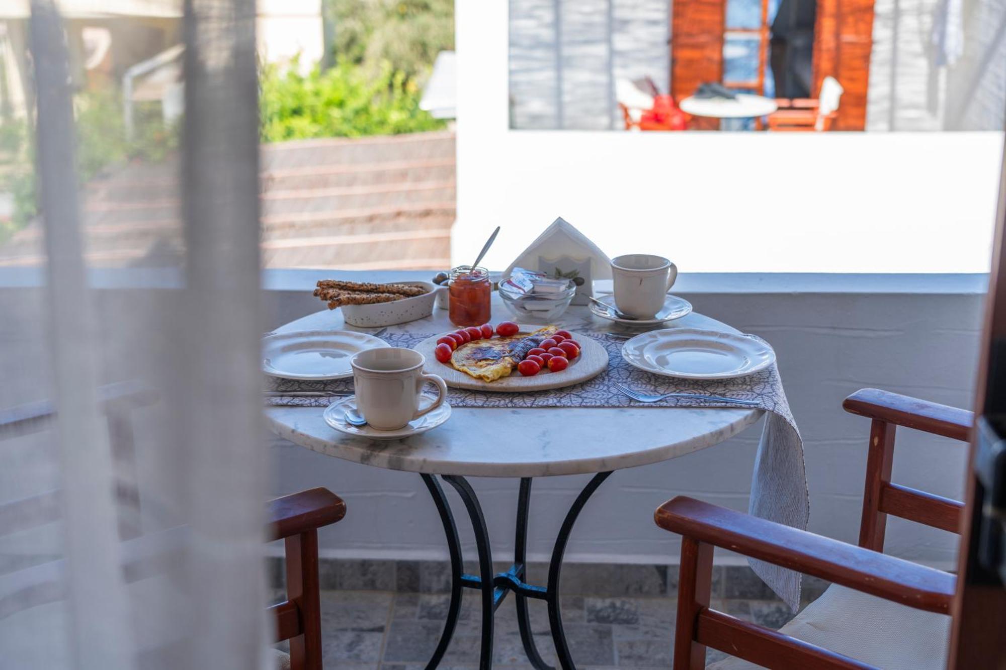 Ligaries Aparthotel Κίνι Εξωτερικό φωτογραφία